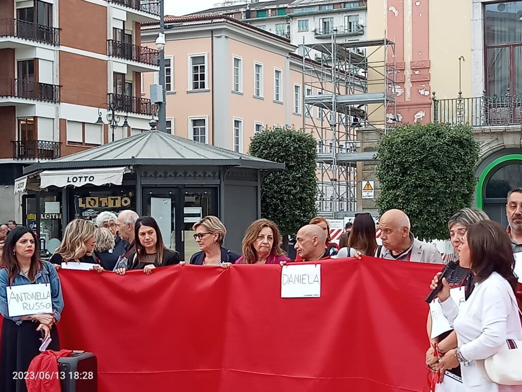 Sit in in piazza Libertà 