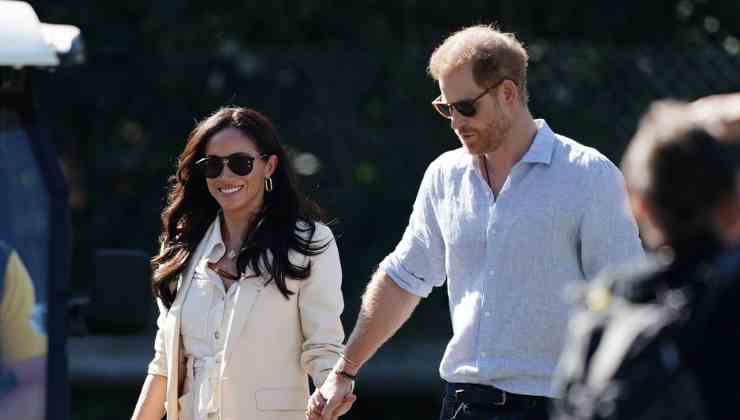 Carlo III autogol decisione Frogmore cottage Principe Harry Meghan Markle